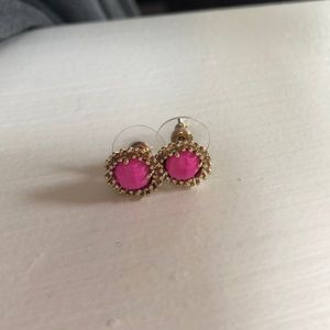 Kendra Scott Carly studs in Magenta